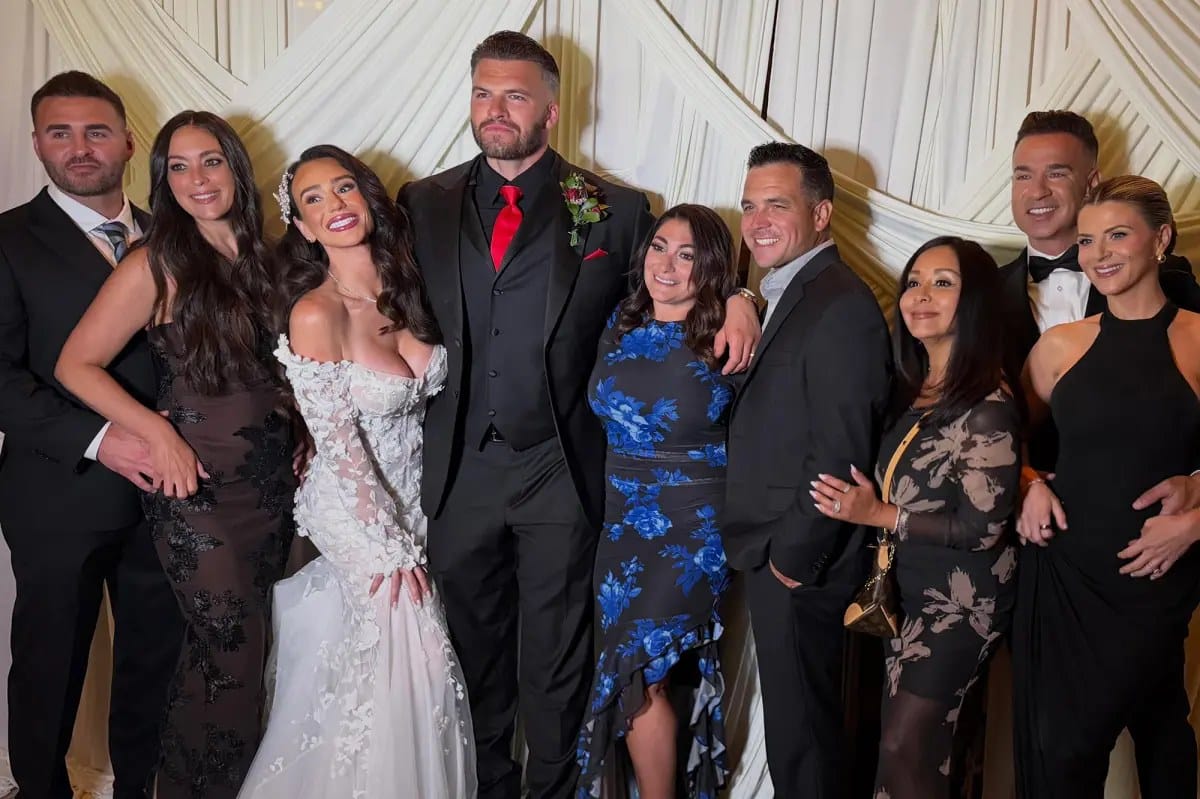 Jenni 'JWoww' Farley omits two co-stars from surprise wedding — Pagesix