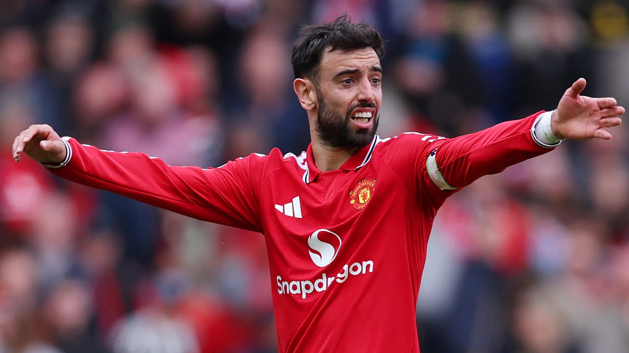 Bruno Fernandes to stay at Manchester United despite Saudi interest — Goal