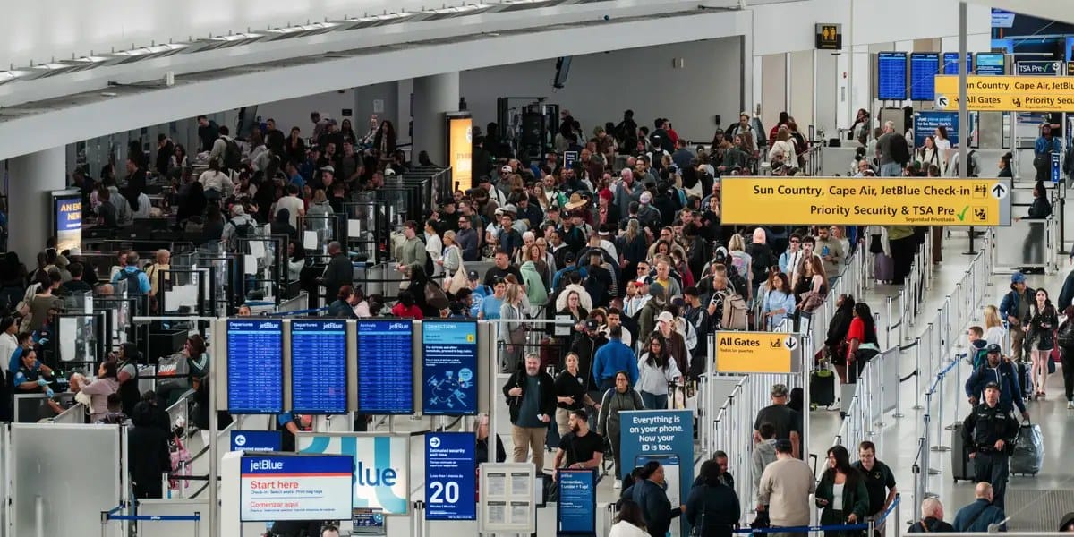 Iran peace deal isn't bringing cheaper fares, good for airline stocks — Businessinsider