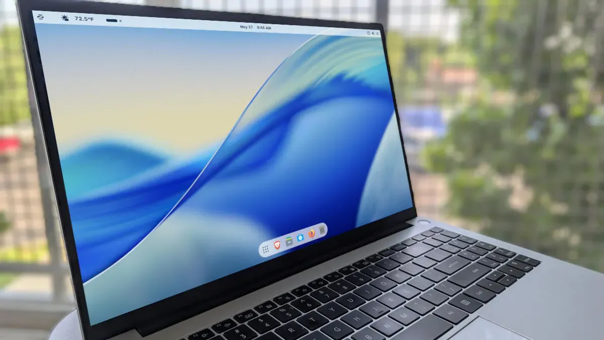 Make Zorin OS look like MacOS for free with a few simple tweaks — Latest news