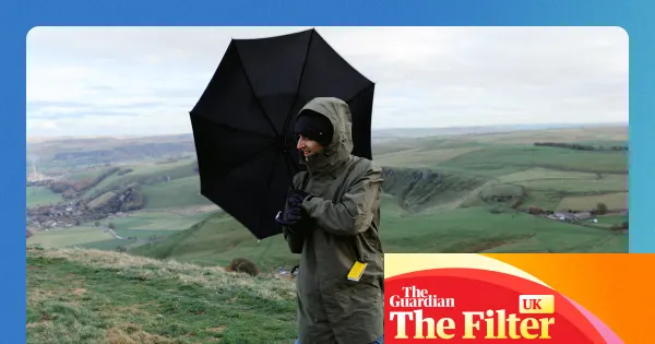 Mam Tor umbrella wind tests find London Undercover Classic resists gusts — I.guim.co.uk