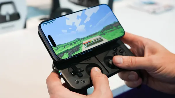 OhSnap's Mcon magnetic phone controller ships at $150 with $70 dock option — Zdnet.com