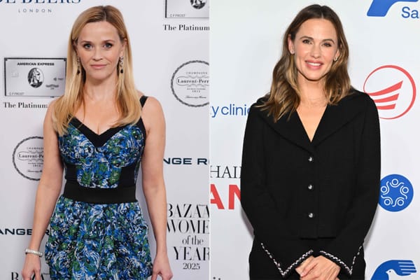 Witherspoon and Garner Show Two Ways to Wear Classic Winter Sweaters — People.com