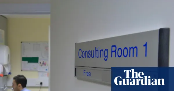 Analysis suggests Australian GP bulk-billing rate nearly doubled after Medicare incentive — I.guim.co.uk