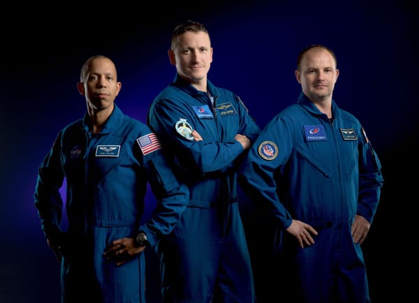 Three Expedition 74 crew remain on ISS after Crew-11 splashdown — Images-assets.nasa.gov