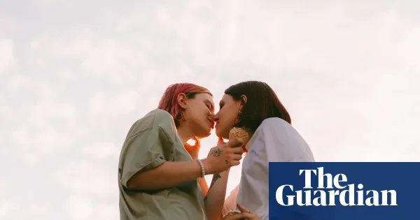 Chosen Family by Madeleine Gray examines a fraught relationship between two women — I.guim.co.uk