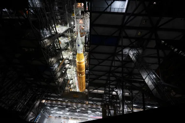 Artemis II SLS and Orion begin roll to Launch Complex 39B at Kennedy — Nasa.gov