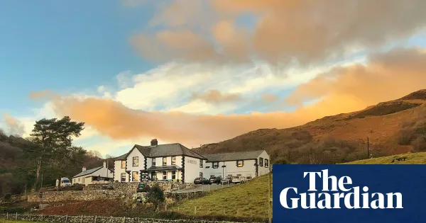 Family stay at Snowdonia hostel highlights revival of British hostelling — I.guim.co.uk