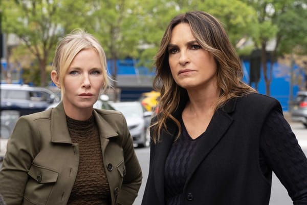 Kelli Giddish says Benson and Rollins’ ideal girls’ night is simply being together — Nbc.com