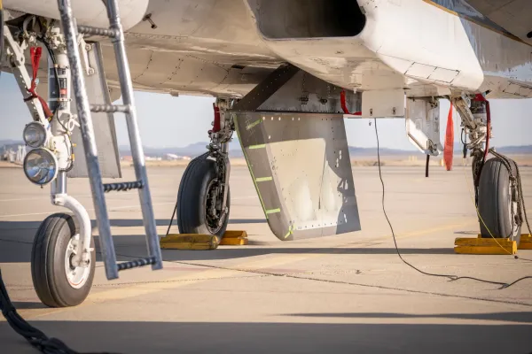NASA completes high-speed taxi test of laminar-flow wing scale model — Nasa.gov