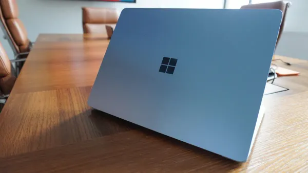 SDesk: Arch-based Linux distro available now to replace Windows 10 PCs — Zdnet.com