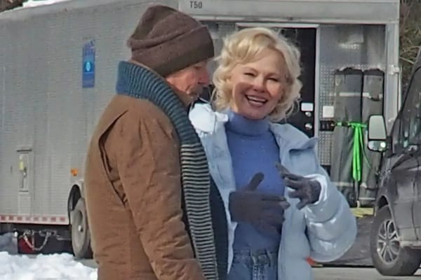 Pamela Anderson and Billy Bob Thornton all smiles on 'Somedays' set in Westfield — Pagesix.com