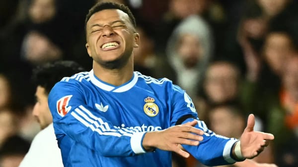 Mbappe calls official 'D*ckhead' and brands referees 'clowns' at Valencia — Goal