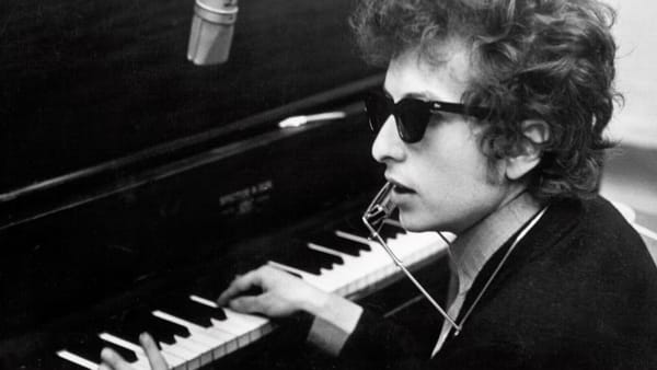 Jimi Hendrix Transformed Bob Dylan's 1967 All Along the Watchtower — Collider