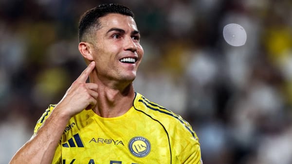 Cristiano Ronaldo enjoys water sports with family in Madeira — Goal
