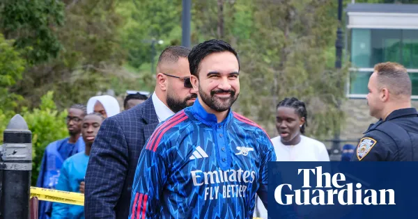 Mamdani in bespoke Arsenal kurta brought faith, culture and football — Lifestyle | The Guardian