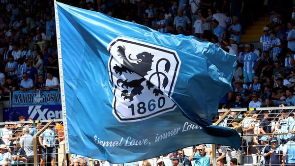 1860 Munich close to signing Phil Collins's son amid financial uncertainty — Goal