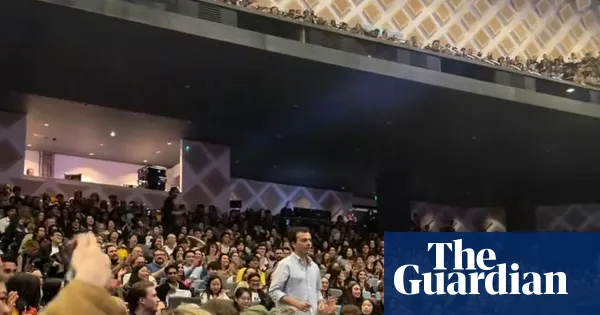 Audience member fills in as pianist at La La Land concert in Sydney — Culture | The Guardian