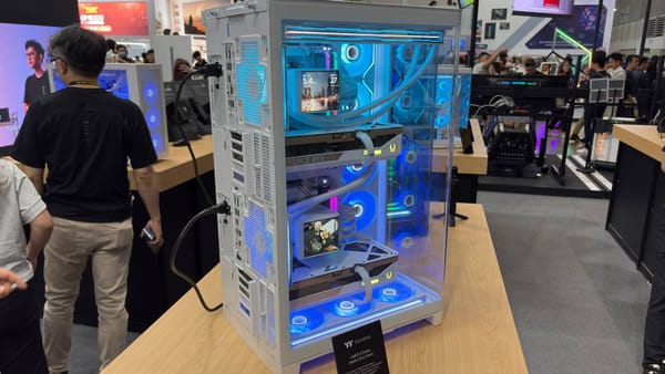 Thermaltake's Capo X: a stacked dual-system PC case — Pcgamer