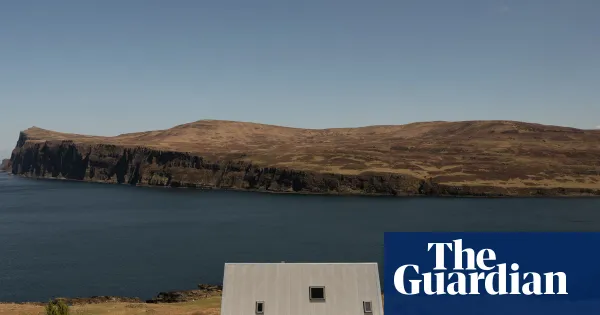 Homes for sale with water views in England and Scotland – in pictures — Lifestyle | The Guardian