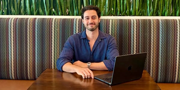 How a job hunter's extreme networking strategy paid off — Businessinsider