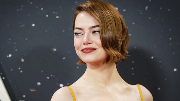 Emma Stone's 142-Minute R-Rated Sci-Fi Reimagining Finally Arrives on Netflix — Movieweb