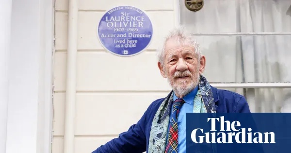 Laurence Olivier honoured with blue plaque unveiled by Ian McKellen — Culture | The Guardian