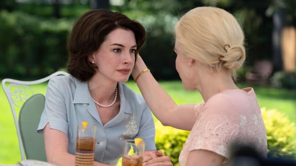 Mothers' Instinct ending explained: the creepy costume detail — Movieweb