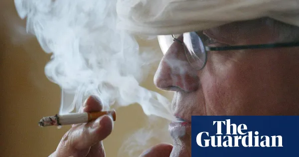 David Hockney’s lifelong love of smoking and 2,000 emergency cigarettes — Culture | The Guardian