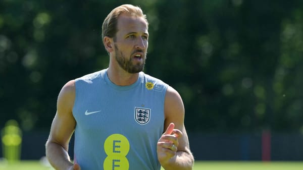 Brandon Aubrey backs Harry Kane to become NFL kicker — Goal