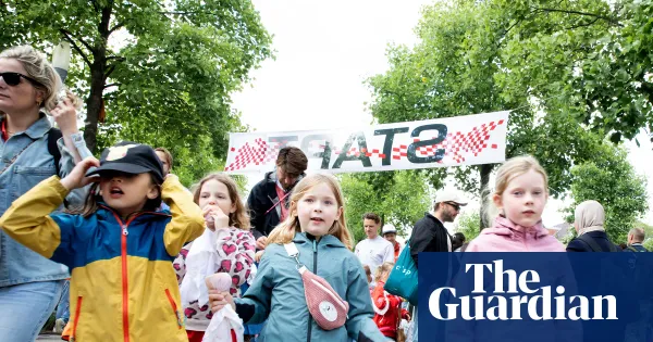 Dutch children are unusually happy and healthy — is it the Avondvierdaagse? — Lifestyle | The Guardian