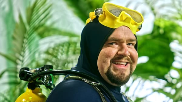 Sharknado director makes live-action Dave the Diver short — Pcgamer