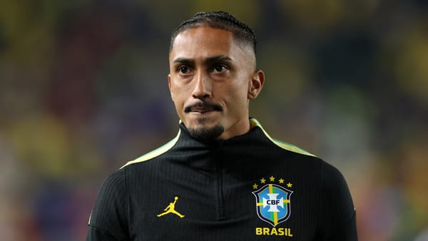 Raphinha's cousin accuses Vampeta of spreading Saudi transfer 'lies' — Goal