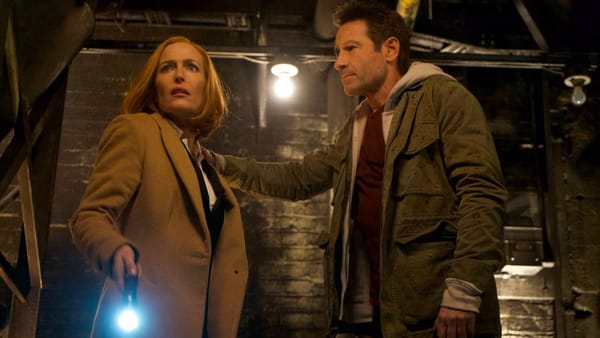 A Spielberg-produced Sci‑Fi That Makes The X‑Files Feel Small — Movieweb