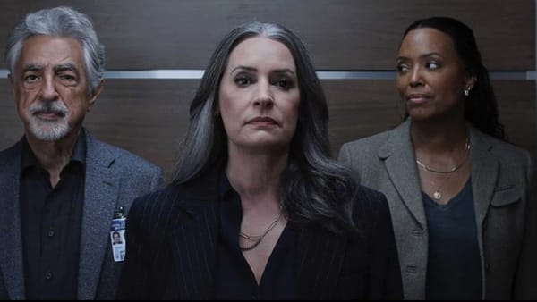 Paget Brewster apologizes after lashing out at critic — Movieweb
